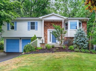 117 Fifty Acre Rd S, Smithtown, NY 11787