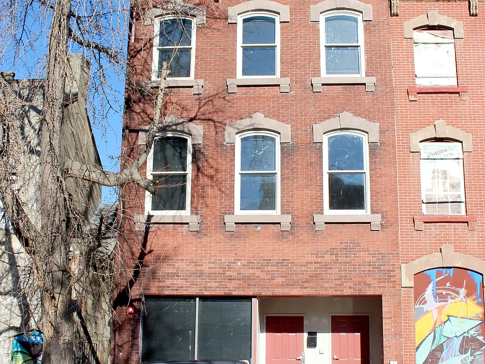 226 E Hanover St #D
