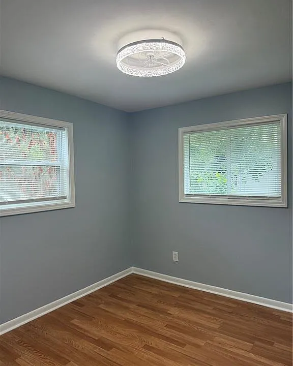 1086 Jolly Ave #11