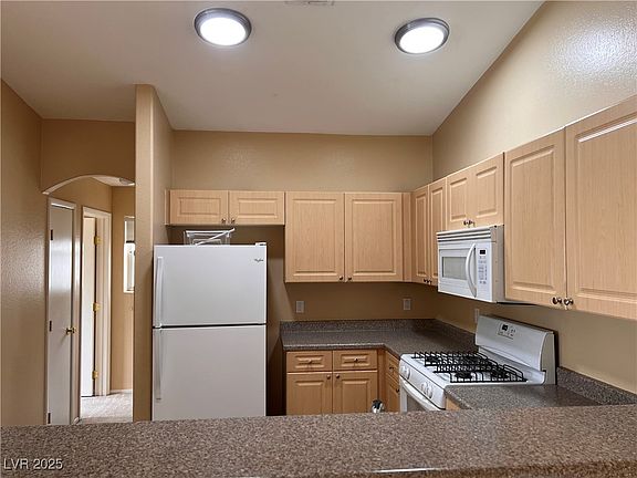 5th image of 8688 Tomnitz Ave Unit 101