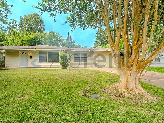 3rd image of 5818 Glenhurst Dr