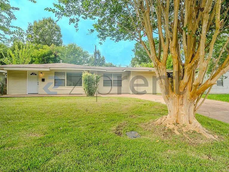 5818 Glenhurst Dr — Photo 3