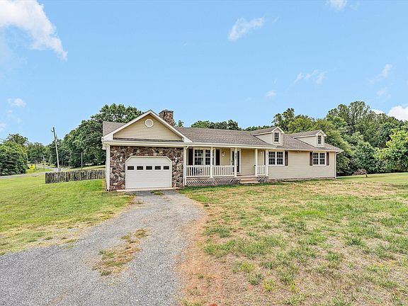 2nd image of 1030 Windhurst Dr
