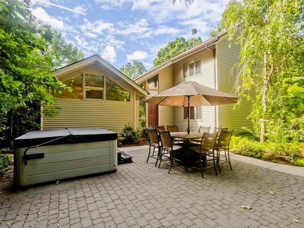 55 Shaw St, Belchertown, MA 01007