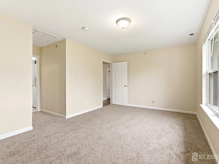 194 Bexley Ln — Photo 15