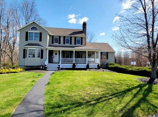 8 Fleuette Dr, Bellingham, MA 02019