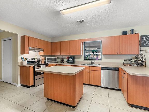 5th image of 4937 Wishart Blvd