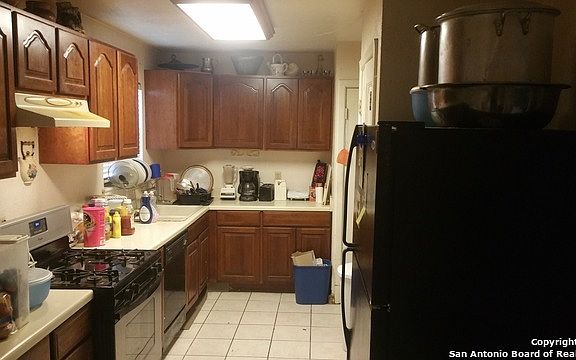 3rd image of 139 Chesley Dr
