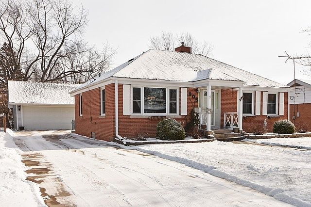 1st image of 905 N Highland Dr