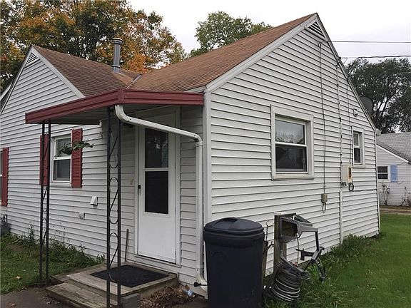 5th image of 920 W Carey St