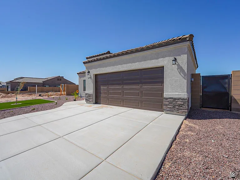 3490 S Sage Ave — Photo 4