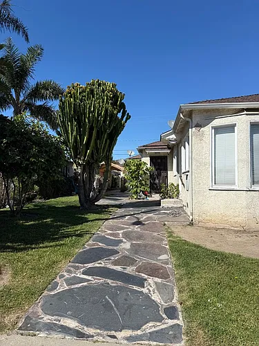 225 W Robert Ave Photo 1