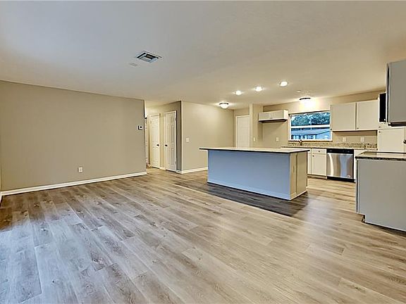 2nd image of 4840 Worth Ave