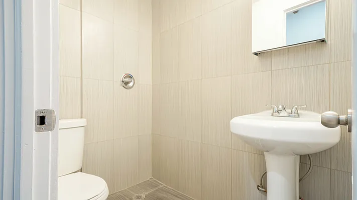 Rented by Nooklyn NYC LLC | media 61