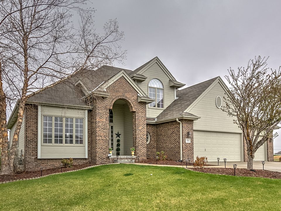 1st image of 324 Eagle Hills Dr