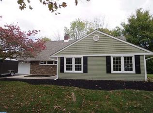 51 Spicebush Rd, Levittown, PA 19056