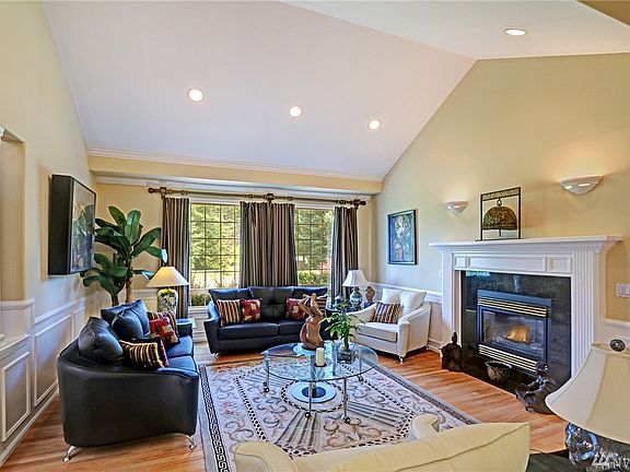 2nd image of 20907 NE 156th St