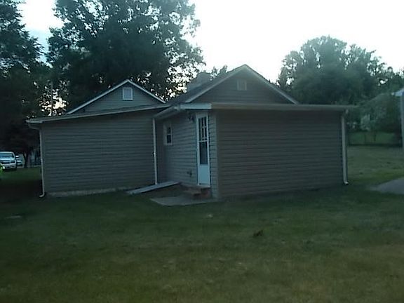 4th image of 4229 Palmer Ave NE