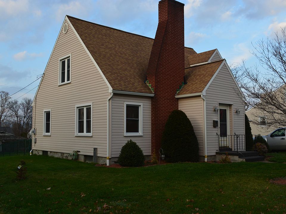 1st image of 327 E 7th Ave S