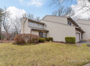 1560 Kirkwood Dr, Geneva, IL 60134