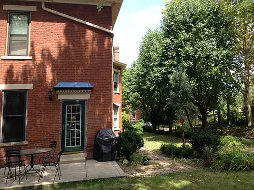 103 E Lincoln St #B Photo 1 103 E Lincoln St #B Photo 1