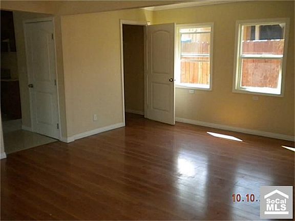 4th image of 21518 Cohasset St