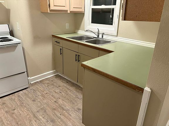 2nd image of 613 W Knox Ave #3