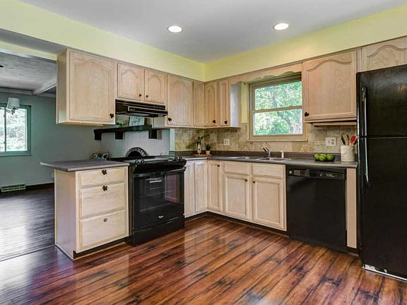 4th image of 4747 Arthur Ct