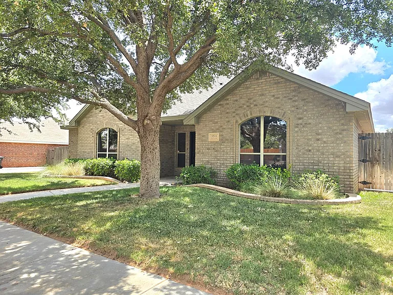 5511 NW Rio Grande Ave — Photo 3