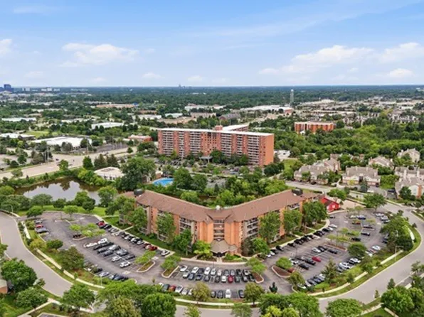 75 Kristin Cir APT 512, Schaumburg, IL 60195