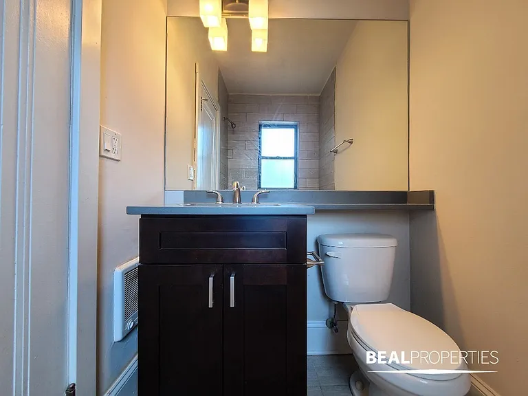 2327 N Rockwell St #A2 — Photo 13