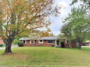 206 W Hills Ter, Dickson, TN 37055