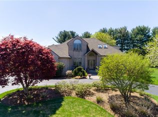 7 Graywood Dr, Lincoln, RI 02865
