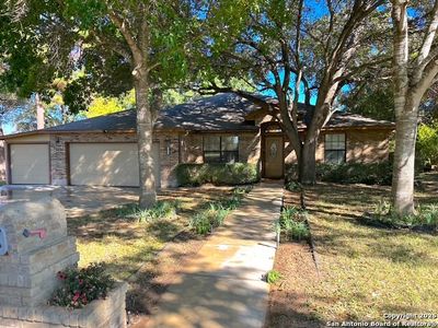 1039 Malone, Devine, TX, 78016