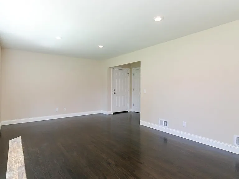 410 Rushmore Ln #1 — Photo 6