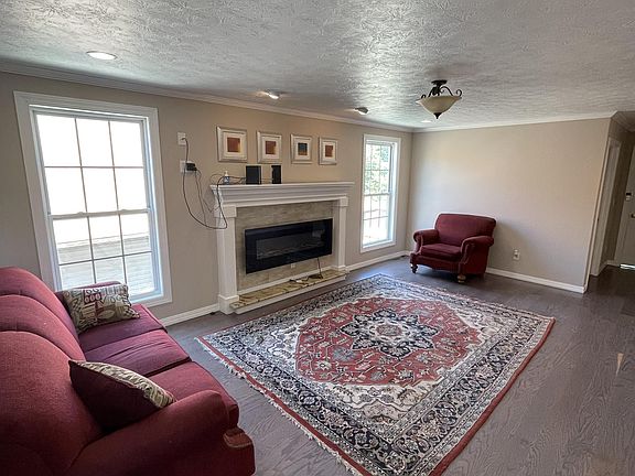 2nd image of 3317 Graceland Ave #10