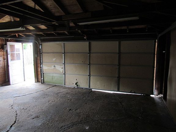 5th image of 10314 W Medill Ave