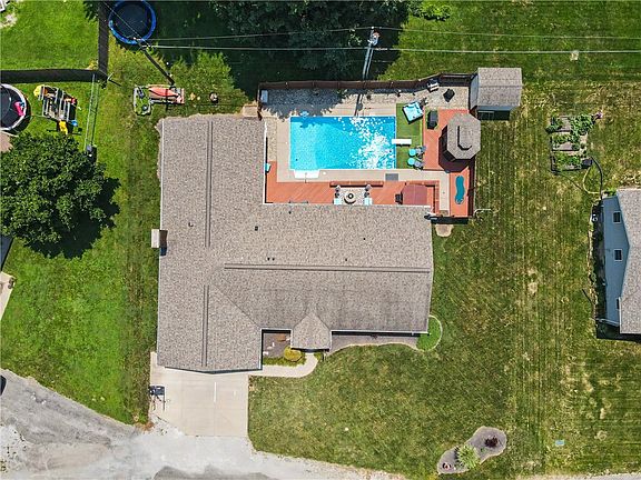 5th image of 101 Ray Ct