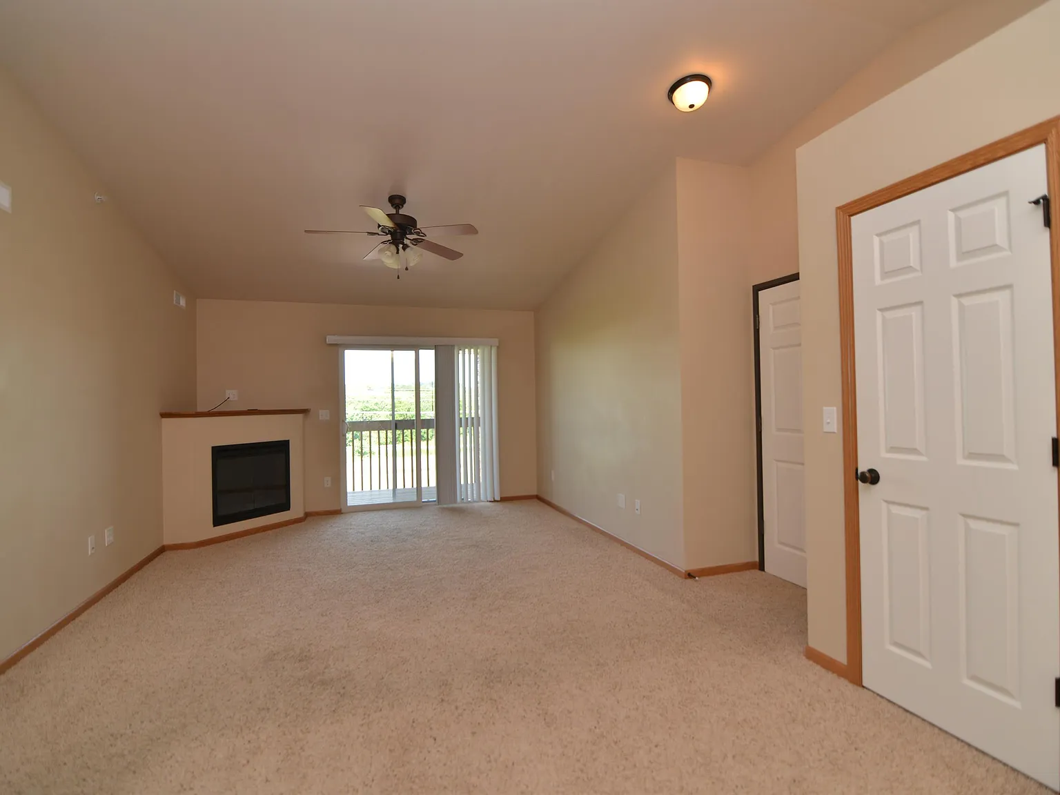 Commerce Park Apartments — Photo 1