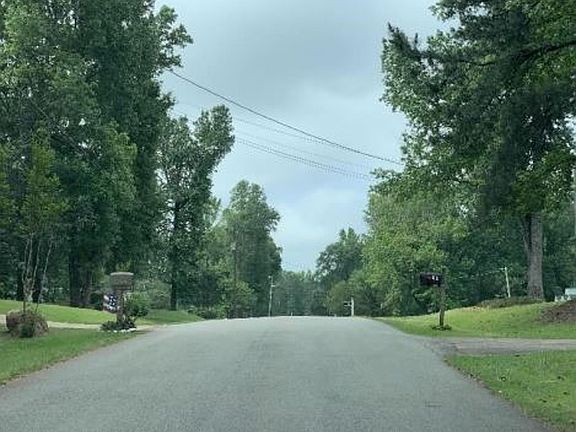 Exterior Neighborhood (street photo)