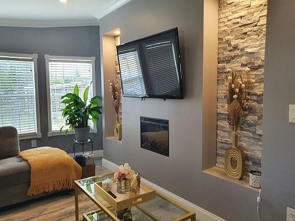 3rd image of 3925 Sheraton Cir #126