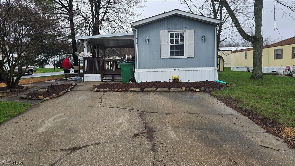 6465 Linda Ln photo 1