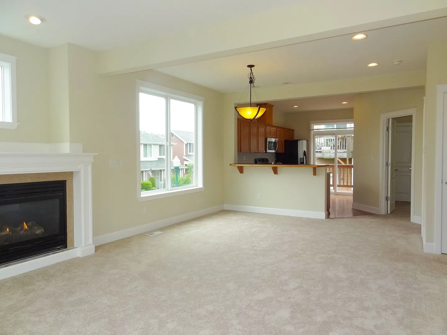 Up Schools! 3 Bdrm, 2.5 Bath, $2795 Rent + $26.50 Rbp + $68.18 Monthly Pc Sewer — Photo 4