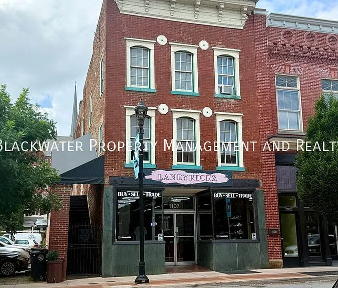 1107 Main St #C — Photo 1