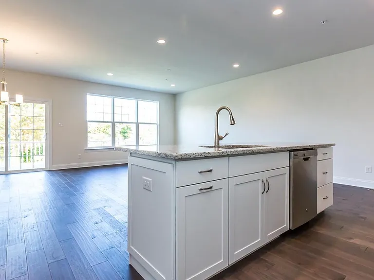 306 Ridgewood Dr #306 — Photo 4