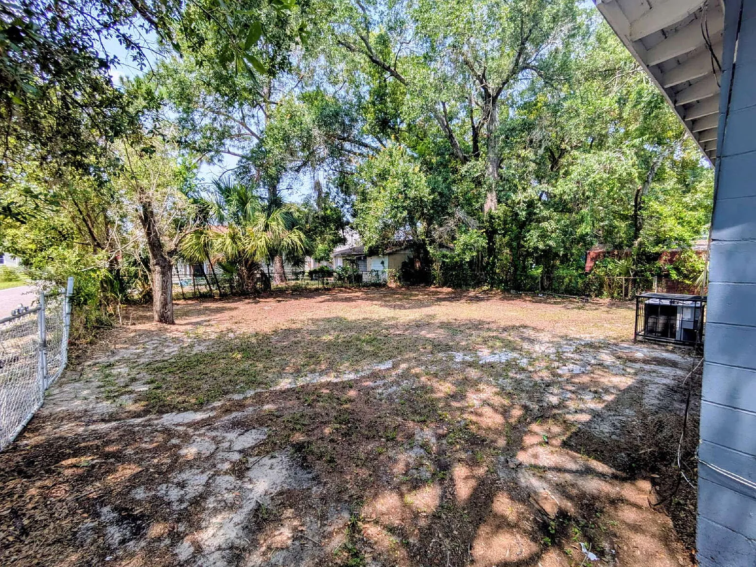 2 bed, 1.0 bath, 859 sqft, $1,075 — Photo 2
