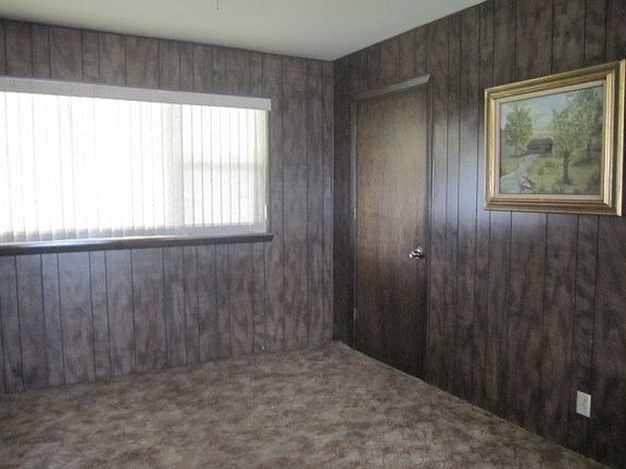 4th image of 2210 Grinnell Dr