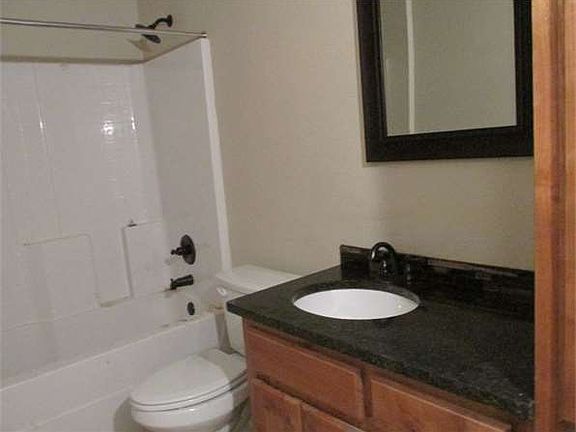 4th image of 197 Lake Forest Dr