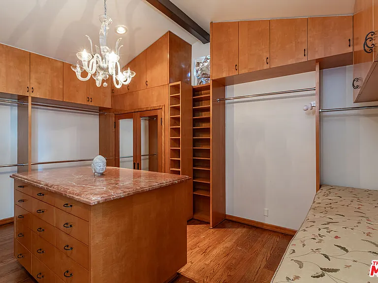 3453 Coast View Dr — Photo 21