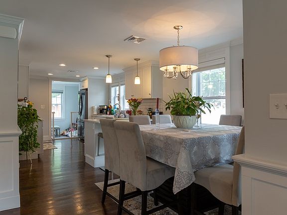 5th image of 42 Churchill Pl